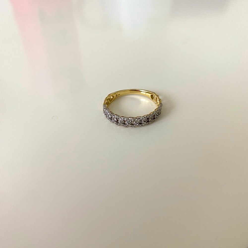 Stone and strand diamond pave chain ring